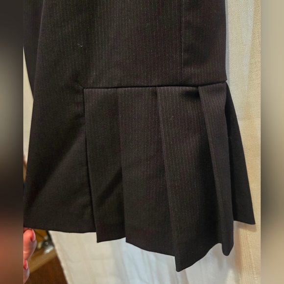 Tahari Women's Pinstripe Grey Suit Skirt Arthur S. Levine Size 2 - Picture 14 of 15